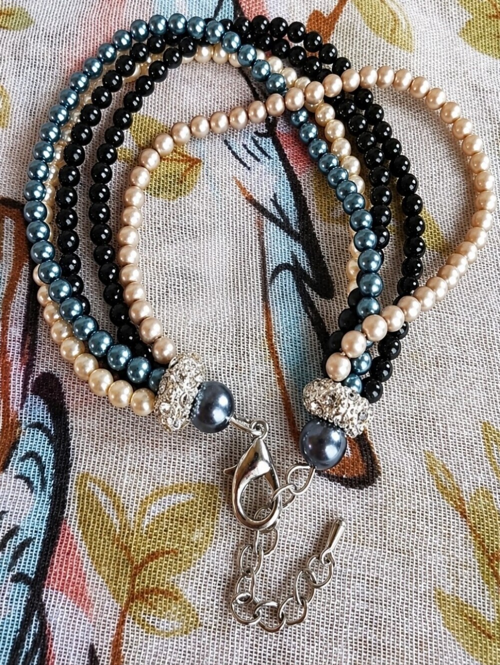 5 Strand Rows of Faux Pearl & Black Glass Beads Bracelet Silver Tone Vintage EUC